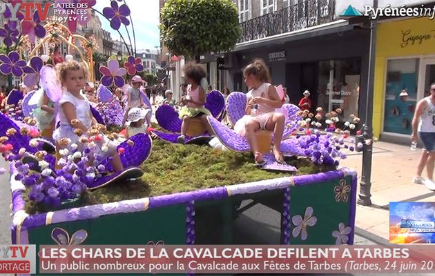 La Cavalcade défile aux Fêtes de Tarbes (24 juin 18) | HPyTv La Télé de Tarbes