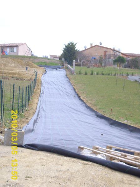 Travaux de préparation du terrain avant le démarage de la construction.