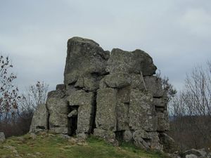 La roche romaine de St-Victor-la-rivière