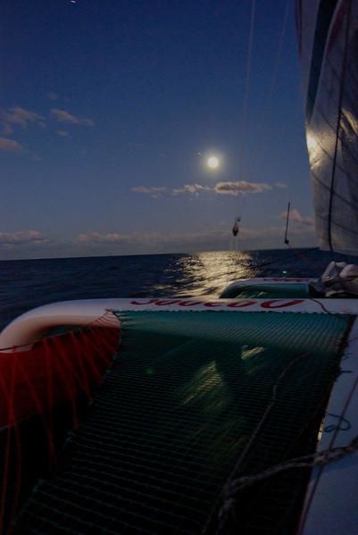 Voici les plus belles images du Maxi Trimaran Sodebo, né en Australie et qui a fait le voyage retour jusqu'en France. 
Photos Cpyrght Pierrick Robert et Andrea Francolini