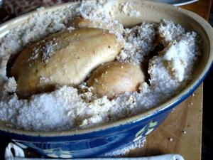 poulet en croûte de sel et d'herbes