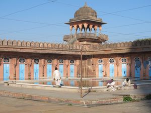 Au calme, sur les berges du lac supérieur et dans l’immense Taj-ul-Masjid de Bhopal