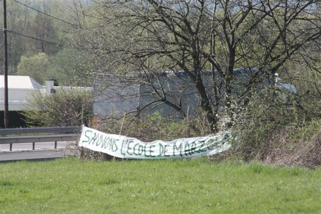 au printemps (de Jules Ferry) les banderoles fleurissent à St Dié
si vous avez d'autres lieux, prnez les en photos nous les publierons
merci