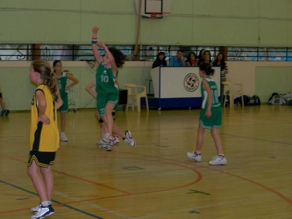 Match hyper serré, suspense insoutenable, public en folie, revivez en images la 1/2 finale des benjamines contre bizanos en 2007