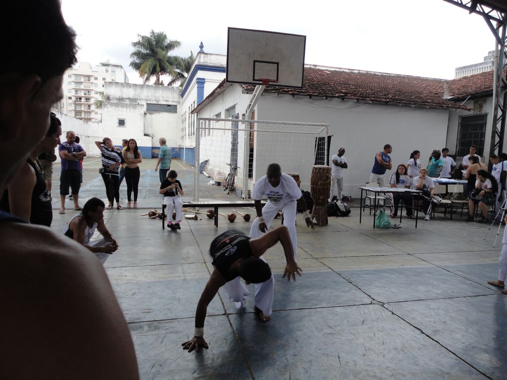 Baptême et passage de cordes du groupe de capoeira "Associação Liberdade". Un weekend de capoeira, de cours avec Mestres et Professores de l'extérieur, de Maculele, de Samba, de Feijoada... que du bonheur! ;)