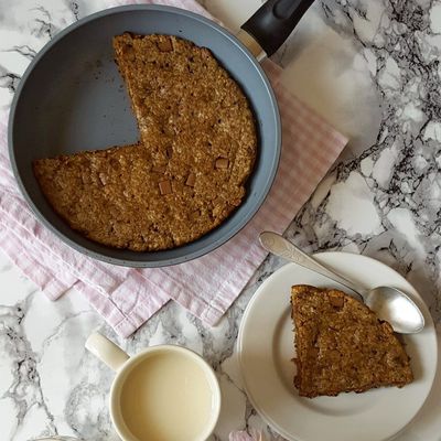 Cookie complet et géant : noix de coco/pépites de chocolat, cuit à la poêle ! (vegan)