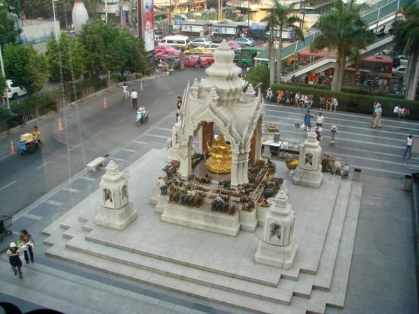 Album - Fin-du-sejour-sur-Bangkok