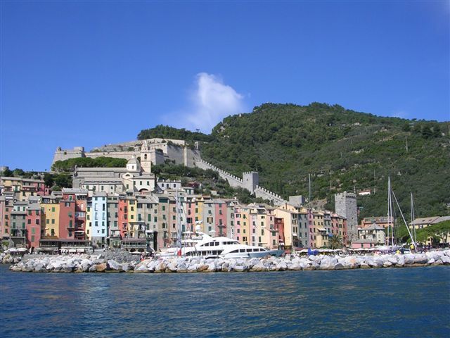 Juste après Gênes en italie 5 petits villages qui se jettent dans la mer