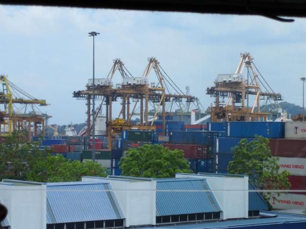 Voyage à Singapour mais vraiment trop court pour bien découvrir cette ville sur une île à la pointe  Sud de la Malaisie.