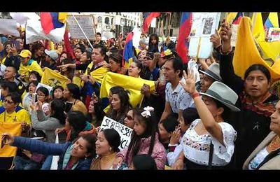 Manifestación frente a la estación central de Bruselas para protestar contra la política ecuatoriana del presidente Lenin Moreno