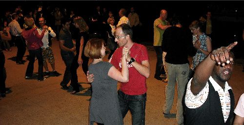 2ème soirée salsa de l'été 2009 sur les quais de Caen, auparavant cours de son cubain