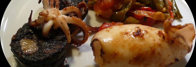 Terre-mer & vin (1) : chipirons, boudin basque, Xipister et Irouléguy