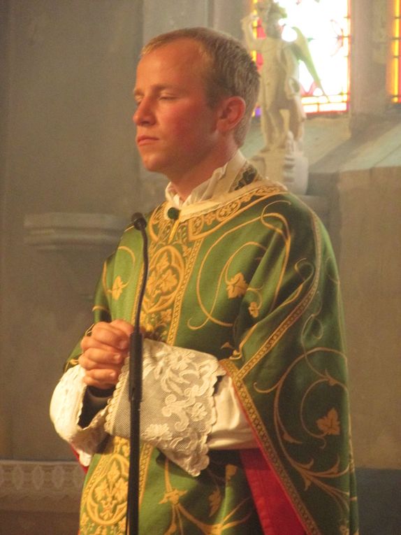 2018-09-02_Première messe à Villars de M. l’abbé Henri LAROCHE, ordonné en la cathédrale St Louis de Versailles le 24 juin. 