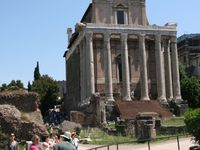 l'arc de Constantin (312) , les temples, vue du forum depuis le palatin : la vue d'ensemble est beaucoup plus intéressante.
