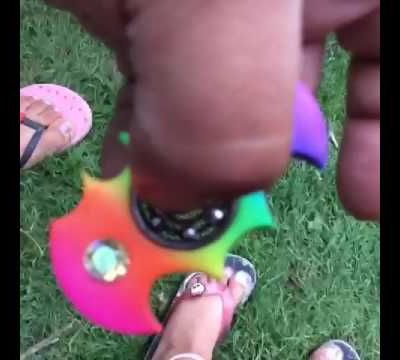 Mon Spinner chauve-souris arc-en-ciel en porcelaine froide "Brazil biscuits"