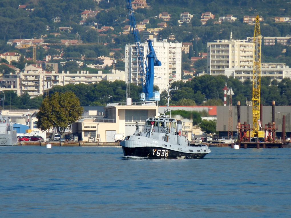 LARDIER  , Y638 , en mouvements en petite rade  de Toulon le 15 septembre 2018