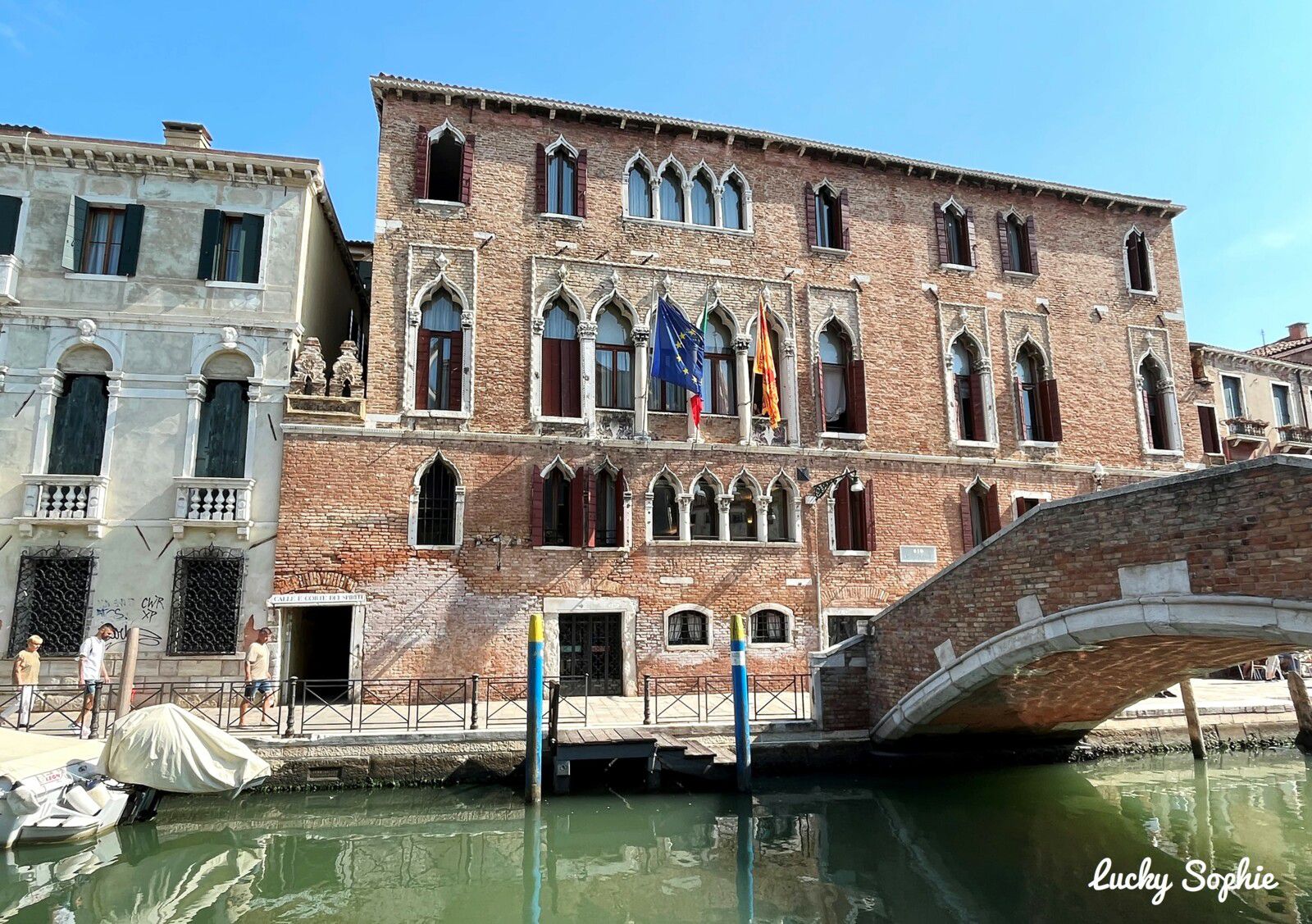 A Venise, on passe son temps à emprunter des ponts : la cité en compterait près de 540 publics !