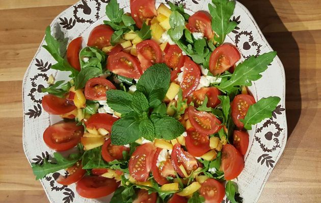 Salade d'été à la pêche 