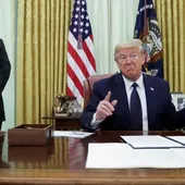 USA : Donald Trump signe un décret visant à limiter la protection dont bénéficient Twitter et Facebook - MOINS de BIENS PLUS de LIENS
