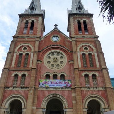 L'église Notre Dame érigée par les français en 1880 avec des briques fabriquées à Toulouse