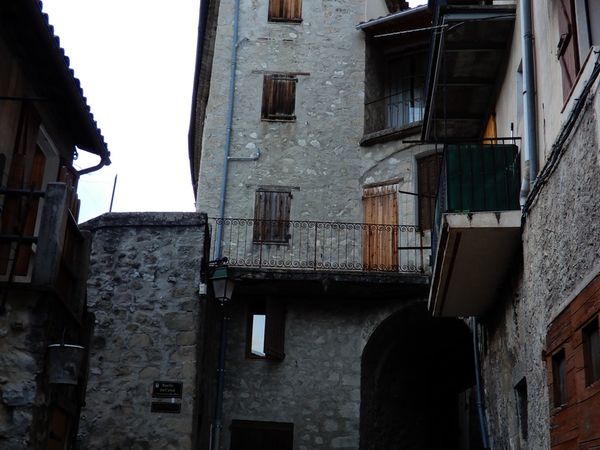 Annot, Alpes de Haute Provence (Voyages en camping-car)