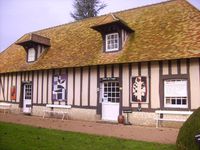 Au château de Vascoeuil avec son environnement....