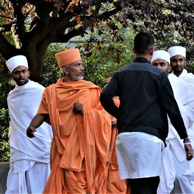 16 octobre. Pélerinage hindouiste à Montmartre... Jardins du Sacré-Coeur.