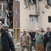 Ukraine: à Boutcha, Guterres appelle Moscou à coopérer avec la CPI