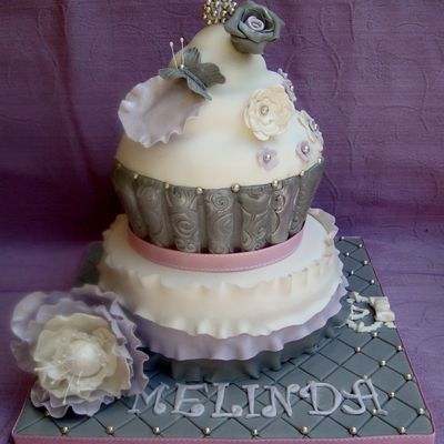 A Giant Cupcake et mini's pour le Baptême de Melinda