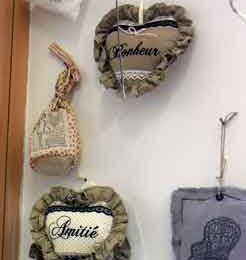 de la broderie avec des tampons, des sacs complètement tamponnés à Cahors chez Loulou !!!!