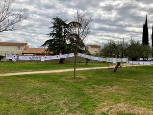 La grande lessive: une bien belle réussite des deux écoles. 