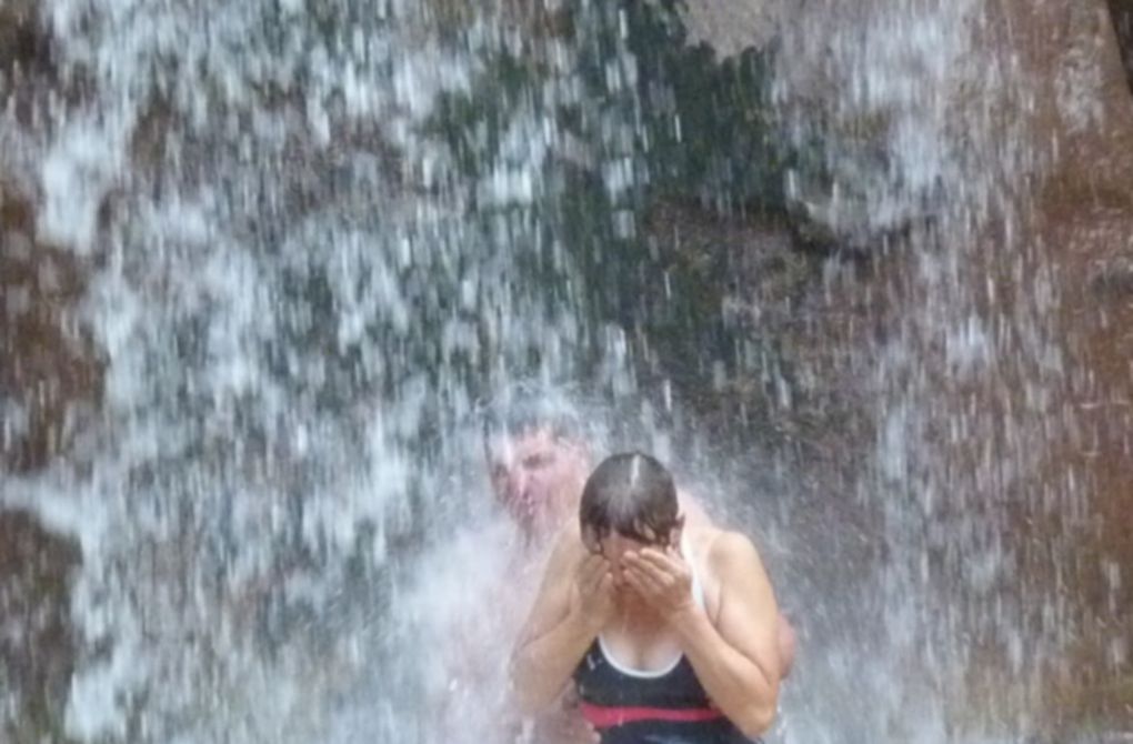 Parc des fougères géantes
El Fuerte, la plus grande pierre sculptée du monde
Cascades "las Cuevas"