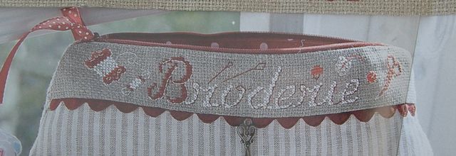 Une nouvelle trousse pour brodeuse!!!!