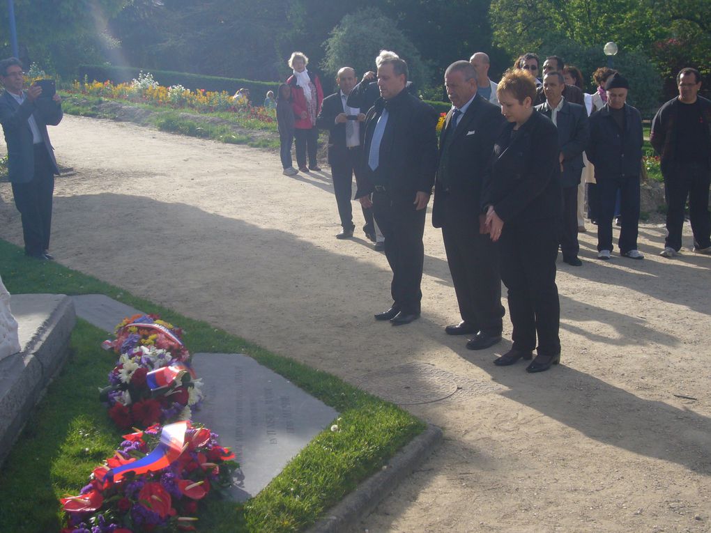 Sous l'égide du Comité national de commémoration du 12 mai 1962, les harkis d'Ile-de-France ont commémoré le 12 mai 1962 le dimanche 12 mai 2013 dans le XIXème arrondissement de Paris.