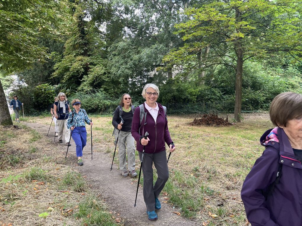 Marche nordique au bois de Vincennes.