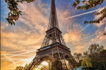 La Tour Eiffel en grève pour l'emploi...