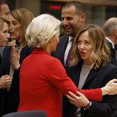 Parlement européen : Ursula von der Leyen n'exclut pas une alliance de la droite avec le groupe de Giorgia Meloni