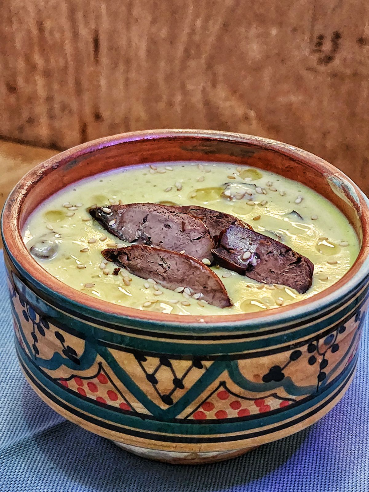 Velouté courgette l'huile d'argan foie poulet grillé
