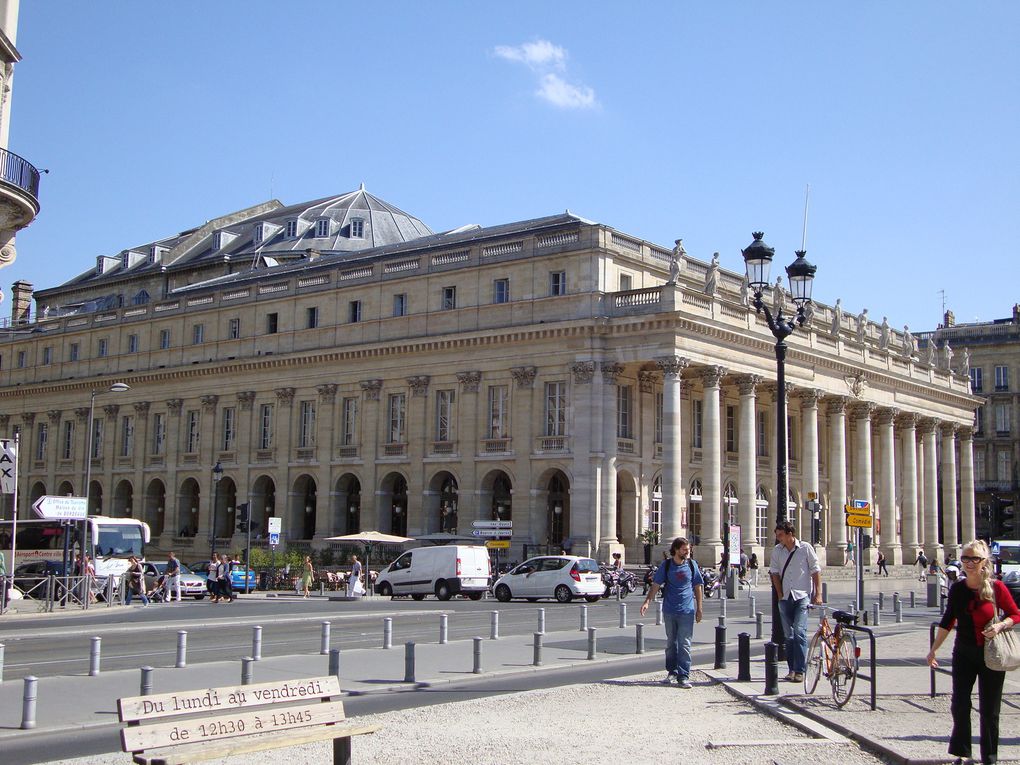 Visite de Bordeaux avec un guide conférencier EXEPTIONNEL. Certaine photos sont de mes vacances en 2010. 