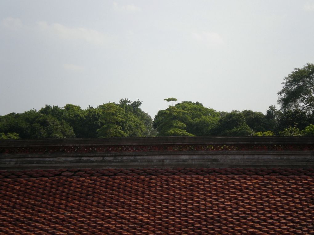 Bienvenue à Van Mieu-Quoc Tu Giam, première université fondée au Vietnam, temple de la littérature.