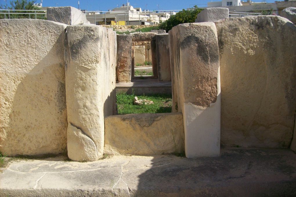 La côte sud, c’est la partie sauvage de Malte ! Ses grottes marines, 
ses temples néolithiques, ses ports aux barques de pêche colorées … 
possèdent un charme authentique.