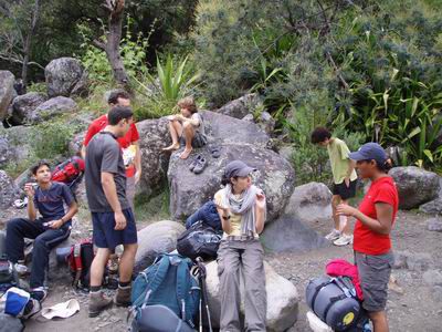 <p>Week end acrobranche, botanique, g&eacute;ologie et hamacs dans la for&ecirc;t du petit Mapou, plong&eacute;e &agrave; la pointe au sel... Merci Transph&egrave;re !</p>
<p>Sinon, il y a aussi le canyonning... Ahhhhhh, le canyon...</p>
<p>Mais aussi de la rando... </p>
<p>Bref, toutes ces belles ballades&nbsp;que&nbsp;nous offre La R&eacute;union !</p>