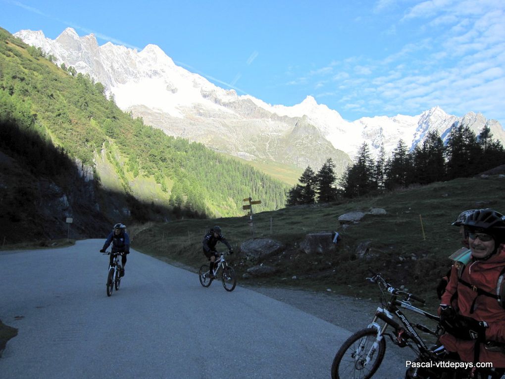 Album - Tour-du-Mont-Blanc--VTT--J-1et-2