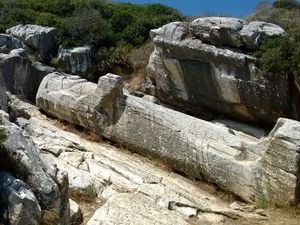 Le village d'Apollon et le Kouros...