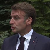 Emmanuel Macron estime qu'un changement de régime en Iran sera synonyme de "chaos"