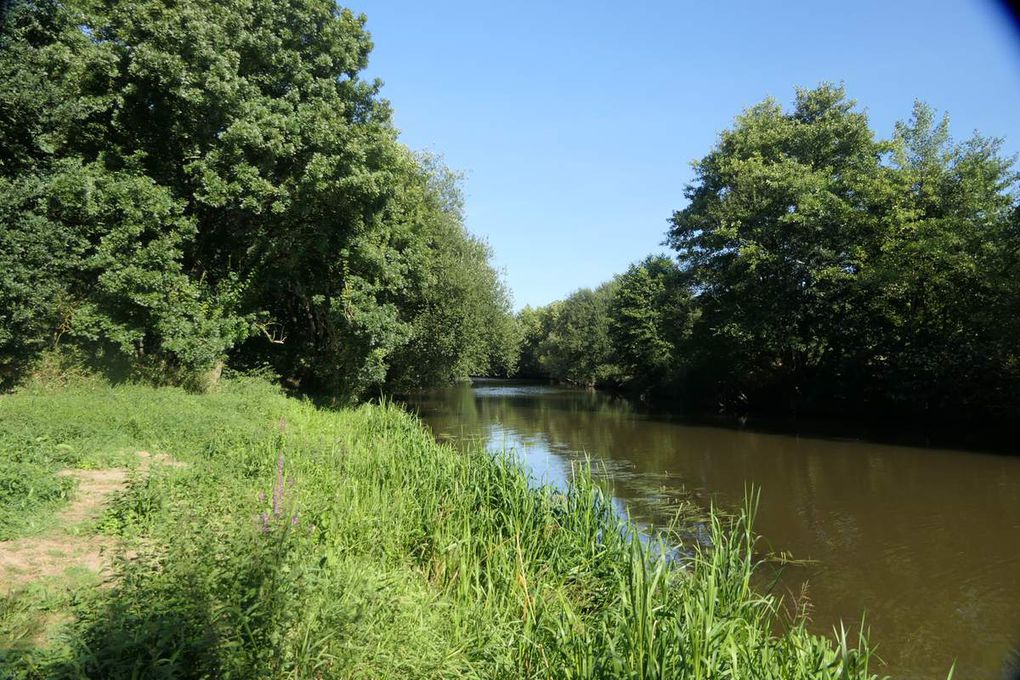 Le Canal de Nantes à Brest: en vélo ou en Canoë