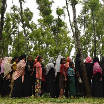 Le Pape et les Rohingas...C'est tout simplement affolant...Il ne nous reste qu' à prier...