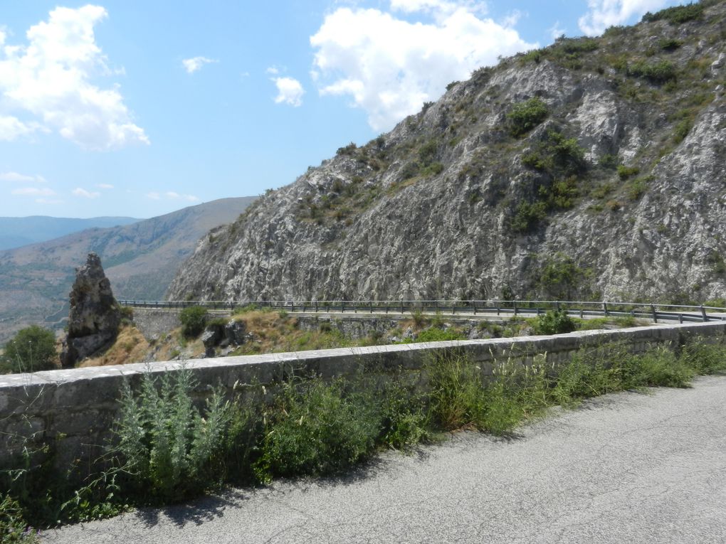 Qualche foto del paese e dei paesaggi
Quelque foto du village et des paysages