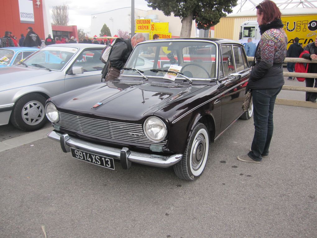 Des autos,motos,camions,tracteurs,pieces neuves et bourse bref de quoi passer quelques heures !.