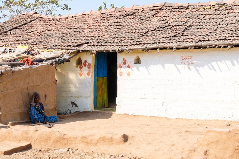 tout le long de la route, se succèdent les habitations paysannes (cliquez pour dérouler les photos)